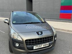 Beige Usado 2011 Peugeot 3008 Premium Berlina | 5000 € (Buen precio)