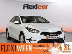 Blanco Usado 2022 Kia Ceed Berlina | 15.470 € (Precio justo)