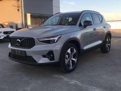 Gris Nuevo 2025 Volvo XC40 Ultra SUV | 43.500 € (Precio justo)