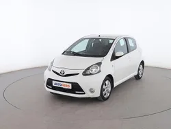Blanco Usado 2013 Toyota Aygo City Utilitario | 7799 € (Un poco caro)