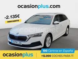 Blanco Usado 2022 Skoda Octavia Ambition Familiar | 22.990 € (Precio justo)