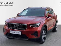 Fusion red Usado 2023 Volvo XC40 Core SUV | 34.400 € (Precio justo)