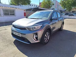 Gris Usado 2024 Kia Stonic SUV | 17.990 € (Precio justo)