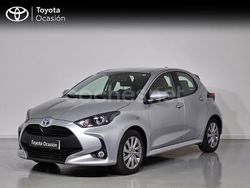 Gris / plata Usado 2024 Toyota Yaris Hybrid Active Berlina | 20.600 € (Buen precio)