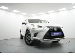 Blanco Usado 2018 Lexus NX300h SUV | 24.900 € (Buen precio)