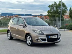 Beige Usado 2011 Renault Scénic III Dynamique Monovolumen | 6899 € (Precio justo)