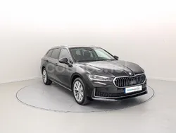 Negro Usado 2024 Skoda Superb Selection Familiar | 33.400 € (Precio justo)