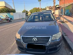 Gris / plata Usado 2006 VW Passat Highline Berlina | 3990 € (Precio justo)