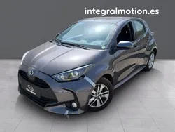 Gris Usado 2021 Toyota Yaris Edition Berlina | 17.900 € (Caro)