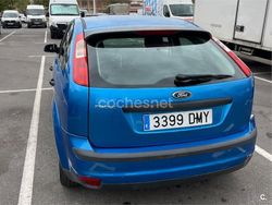 Azul Usado 2005 Ford Focus Trend Berlina | 2000 € (Buen precio)