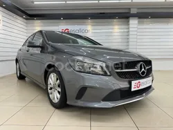 Gris / plata Usado 2017 Mercedes A180 Berlina | 16.995 € (Precio justo)