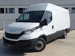 Blanco Usado 2023 Iveco Daily Berlina | 29.900 € (Caro)