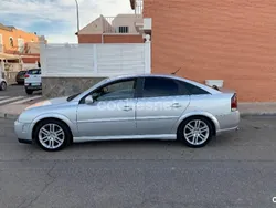 Gris / plata Usado 2004 Opel Vectra GTS Berlina | 2800 €