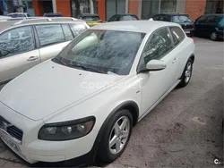 Blanco Usado 2009 Volvo C30 Momentum Utilitario | 4000 € (Precio justo)