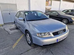 Plateado Usado 2002 Audi A3 Ambiente Utilitario | 2500 € (Caro)