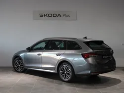 Gris Nuevo 2024 Skoda Octavia Selection Familiar | 29.990 € (Precio justo)