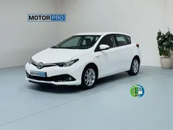 Blanco Usado 2016 Toyota Auris Hybrid Active Berlina | 12.990 € (Precio justo)