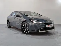 Gris / plata Usado 2023 Toyota Prius Luxury Utilitario | 40.890 €