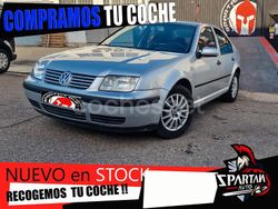 Gris / plata Usado 2004 VW Bora Conceptline Berlina | 2950 €