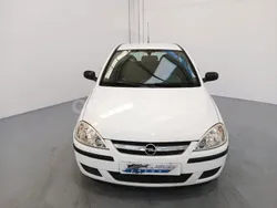 Gris / plata Usado 2005 Opel Corsa Sport Berlina | 2000 € (Precio justo)