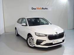 Blanco Nuevo 2024 Skoda Scala Essence Utilitario | 18.990 € (Precio justo)