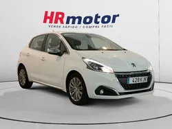 Blanco Usado 2018 Peugeot 208 Allure Utilitario | 11.210 € (Un poco caro)