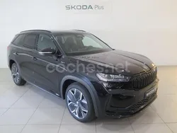 Negro Nuevo 2025 Skoda Kodiaq SportLine SUV | 42.900 € (Caro)