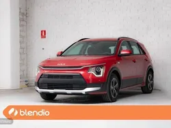 Rojo Nuevo 2025 Kia Niro SUV | 28.600 € (Buen precio)