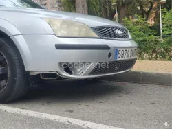 Gris / plata Usado 2005 Ford Mondeo Ambiente Berlina | 2025 € (Precio justo)