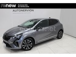 Gris / plata Usado 2024 Renault Clio V Techno Berlina | 20.000 € (Caro)
