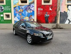 Negro Usado 2010 Volvo S40 Momentum Berlina | 3790 € (Buen precio)