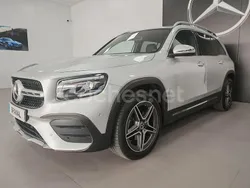 Gris / plata Usado 2024 Mercedes GLB200 SUV | 43.490 € (Precio justo)