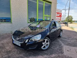 Negro Usado 2011 Volvo S60 Momentum Berlina | 5990 € (Buen precio)