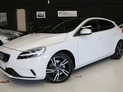 Blanco Usado 2018 Volvo V40 R-Design Momentum Familiar | 17.400 € (Precio justo)
