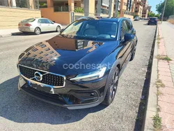 Negro Usado 2019 Volvo V60 CC Pro Familiar | 34.750 € (Caro)