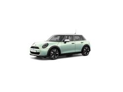 Verde Usado 2025 Mini Cooper Essential Utilitario | 34.500 €
