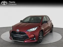 Rojo Usado 2021 Toyota Yaris Hybrid Style Berlina | 17.990 € (Precio justo)