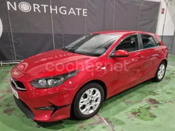 Granate Usado 2021 Kia Ceed Berlina | 13.700 € (Precio justo)