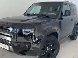 Negro Usado 2024 Land Rover Defender SE Dynamic SUV | 83.900 € (Precio justo)