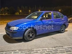 Azul Usado 2002 Seat Cordoba Stella Berlina | 1250 € (Precio justo)
