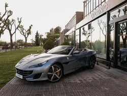 Gris Usado 2019 Ferrari Portofino Coupe | 199.900 € (Super precio)