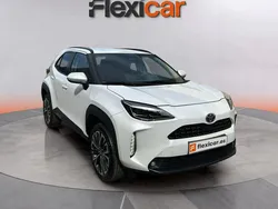 Blanco Usado 2024 Toyota Yaris Hybrid Active | 23.490 € (Precio justo)