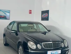 Azul Usado 2004 Mercedes E240 Berlina | 5990 €