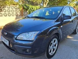 Usado 2007 Ford Focus Trend Berlina | 2400 € (Precio justo)