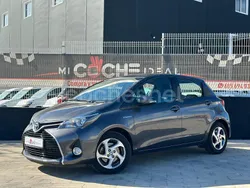 Gris / plata Usado 2017 Toyota Yaris Hybrid Advance Berlina | 14.599 € (Precio justo)
