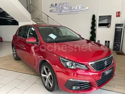 Rojo Usado 2018 Peugeot 308 Allure Utilitario | 13.490 € (Un poco caro)