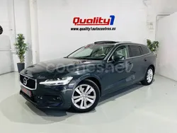 Gris / plata Usado 2020 Volvo V60 Momentum Familiar | 22.900 € (Precio justo)