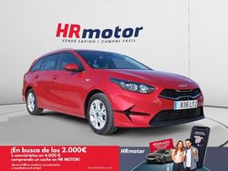 Rojo Usado 2022 Kia Ceed Berlina | 14.900 € (Buen precio)