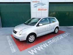 Gris / plata Usado 2002 VW Polo Highline Berlina | 6990 €