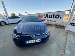 Azul Usado 2021 VW Golf VIII Life Berlina | 20.900 € (Precio justo)